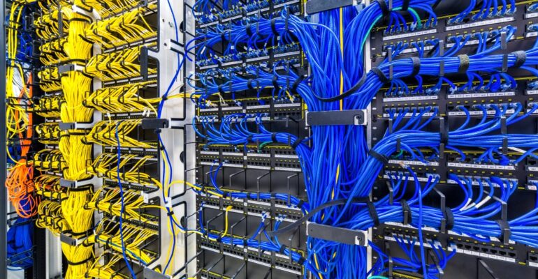 the-importance-of-cable-management-in-a-data-centre-tecla